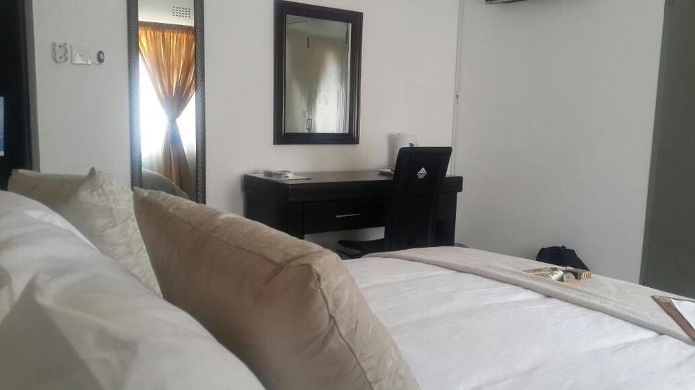 Strand Meadows B&B 가보로네 외부 사진