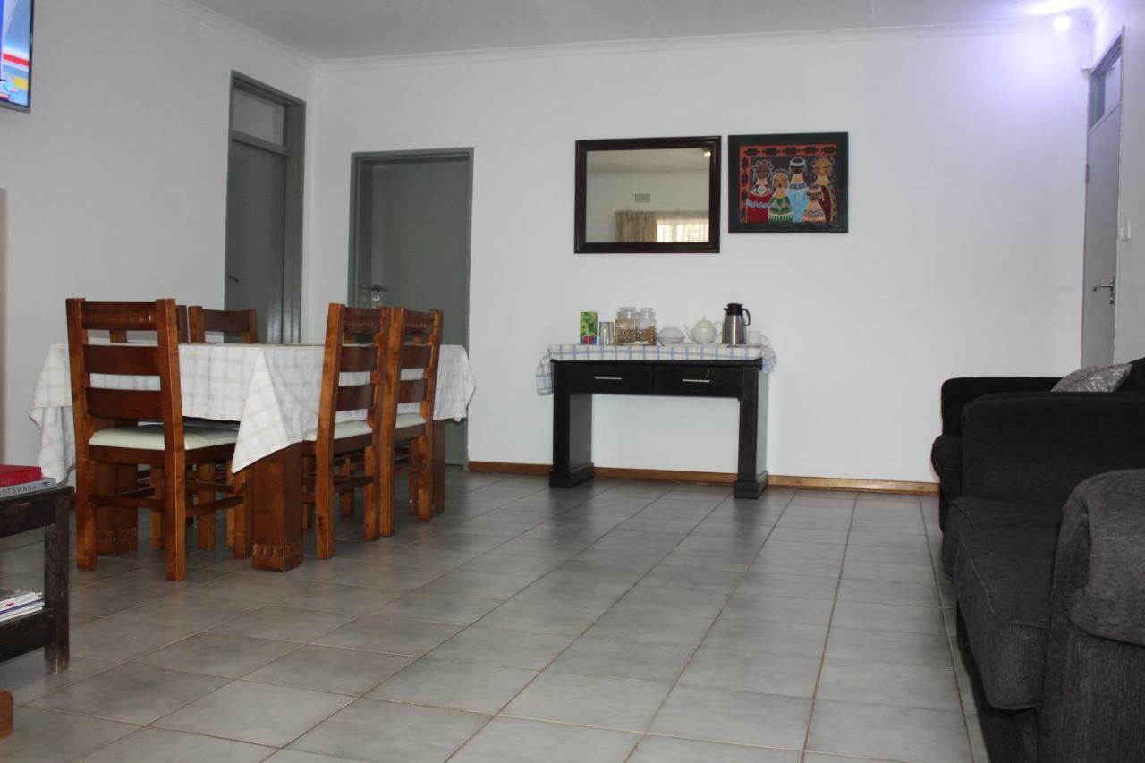 Strand Meadows B&B 가보로네 외부 사진
